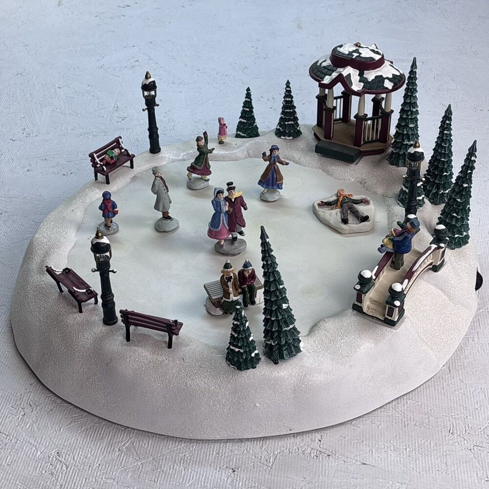 Mr Christmas Holiday Skaters Animated Musical Victorian 1890 Ice Rink Vintage